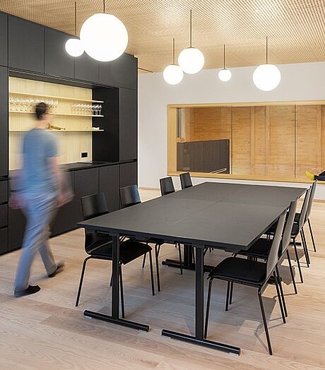 Objektstühle & Tische