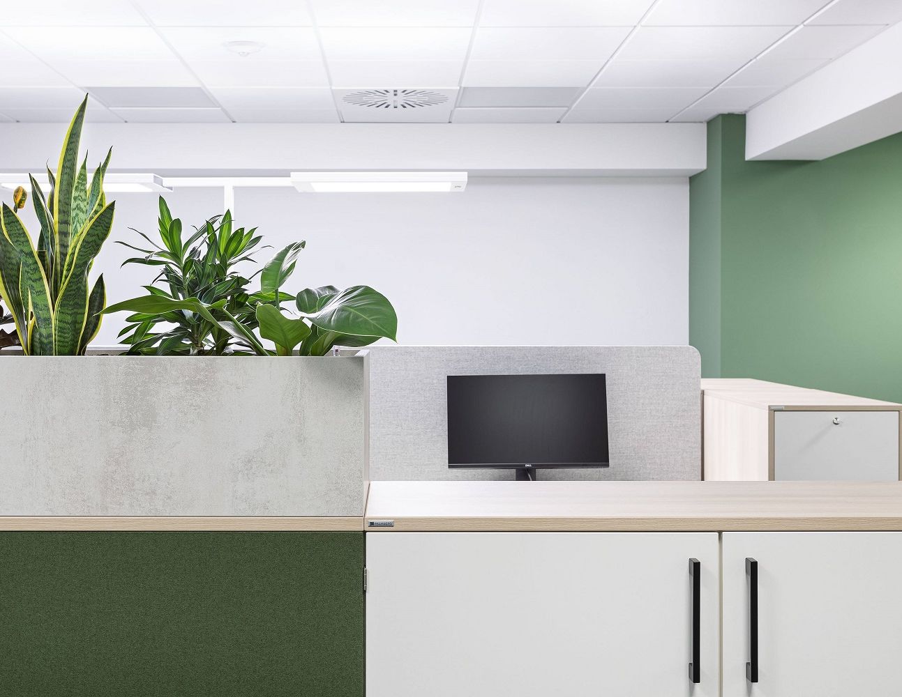 Sideboards der Serie PRISMA 2 im Mittelpunkt