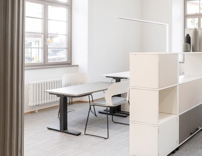 Tisch in diversen Grössen